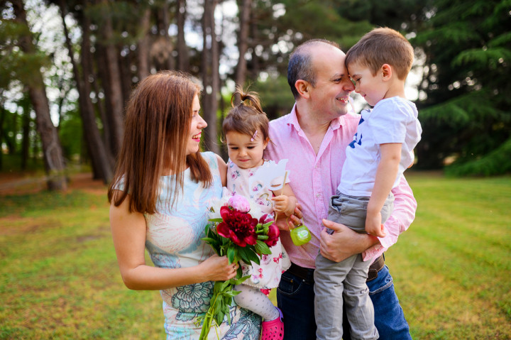 Семейни фотосесии - Семейна фотосесия с вуйчо, баба и дядо 2