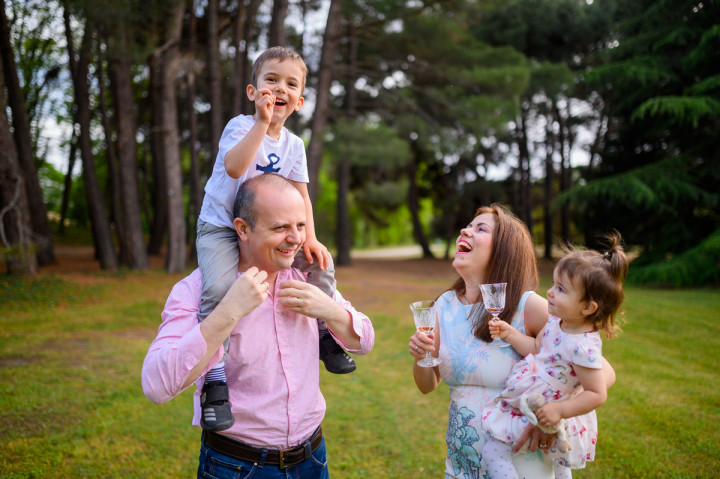 Семейни фотосесии - Семейна фотосесия с вуйчо, баба и дядо 7