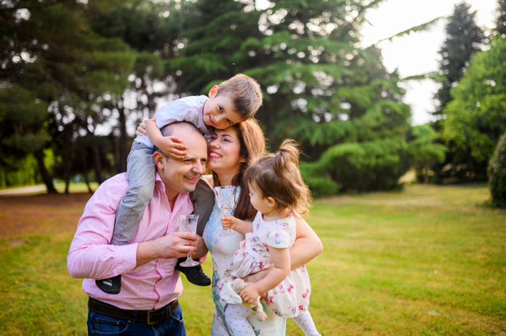 Семейни фотосесии - Семейна фотосесия с вуйчо, баба и дядо 8