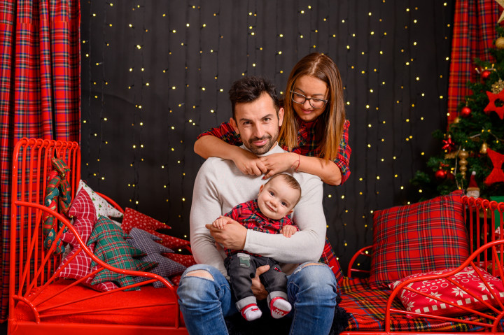 Коледни фотосесии  - Пресиян, мама и татко 1