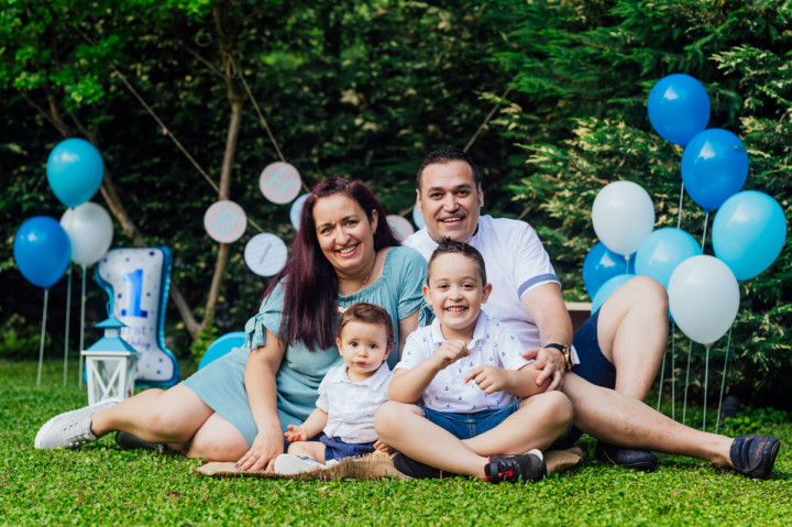 Детски фотосесии - Борко размазва торта 1