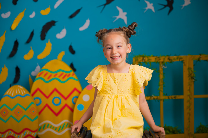 Пролетно-Великденски фотосесии - Дея, мама и тати 2