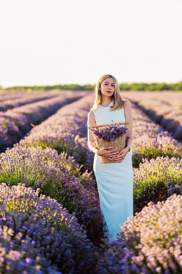 Индивидуални фотосесии - Дария в лавандула 1