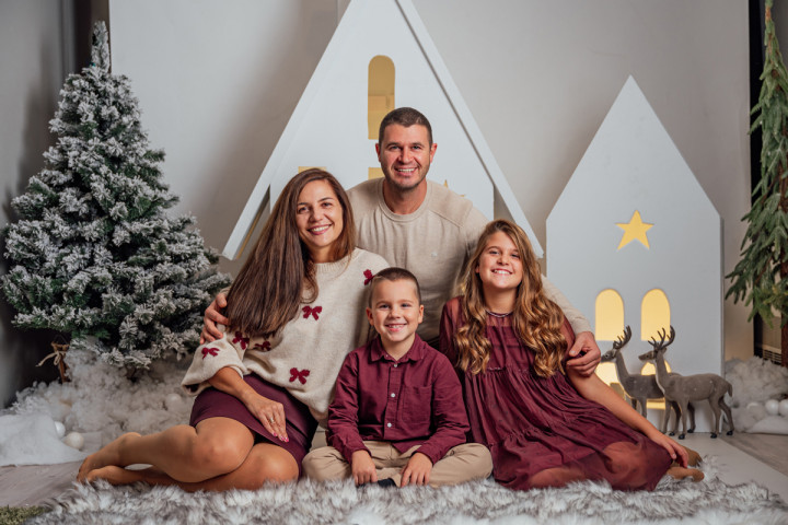 Коледни фотосесии  - сем.Щереви 2025 1