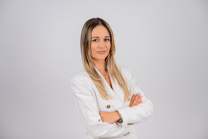 Индивидуални фотосесии - Бизнес снимки Мая 2