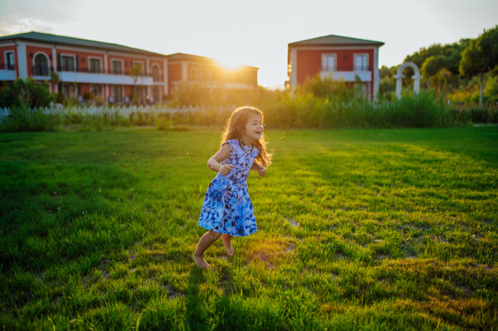 Семейни фотосесии - Сестри с деца на плажа 3