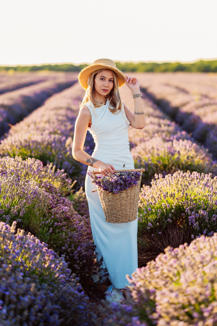 Индивидуални фотосесии - Дария в лавандула 3