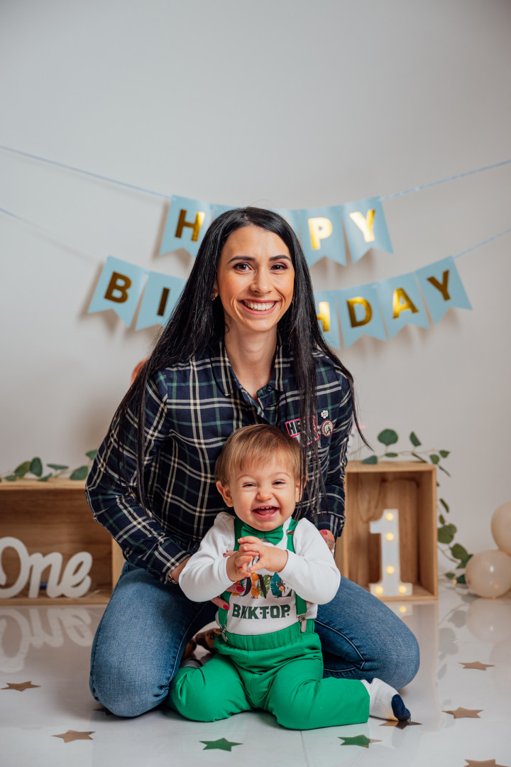 Детски фотосесии - Виктор Smash cake 5