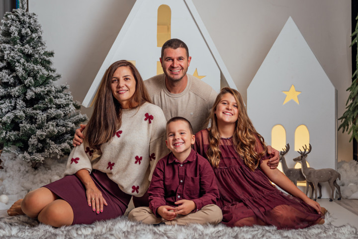 Коледни фотосесии  - сем.Щереви 2025 2