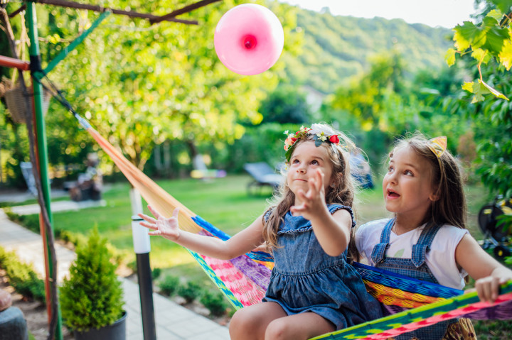 Семейни фотосесии - Фамилна фотосесия в двора 5