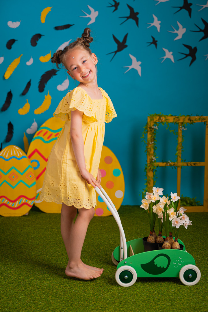 Пролетно-Великденски фотосесии - Дея, мама и тати 4