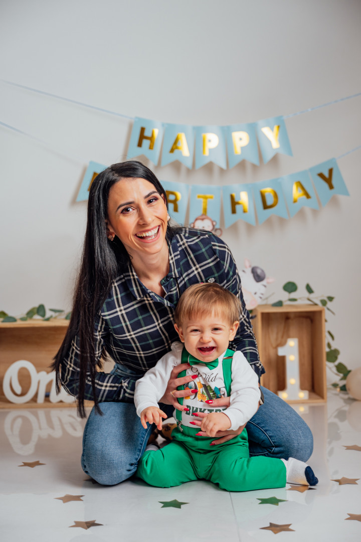 Детски фотосесии - Виктор Smash cake 6