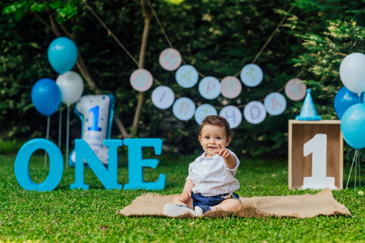 Детски фотосесии - Борко размазва торта 3