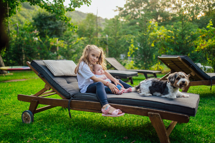 Семейни фотосесии - Семейна фотосесия в двора 4