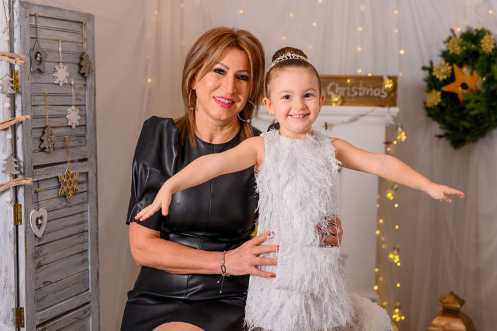 Коледни фотосесии  - Мия, мама и баба 4
