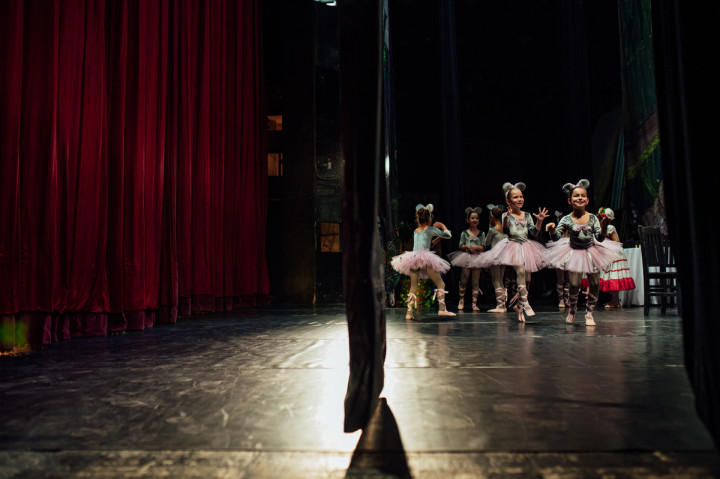 Театър - "Алиса в страната на чудесата" балет Реверанс 2