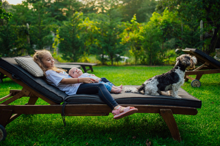 Семейни фотосесии - Семейна фотосесия в двора 6