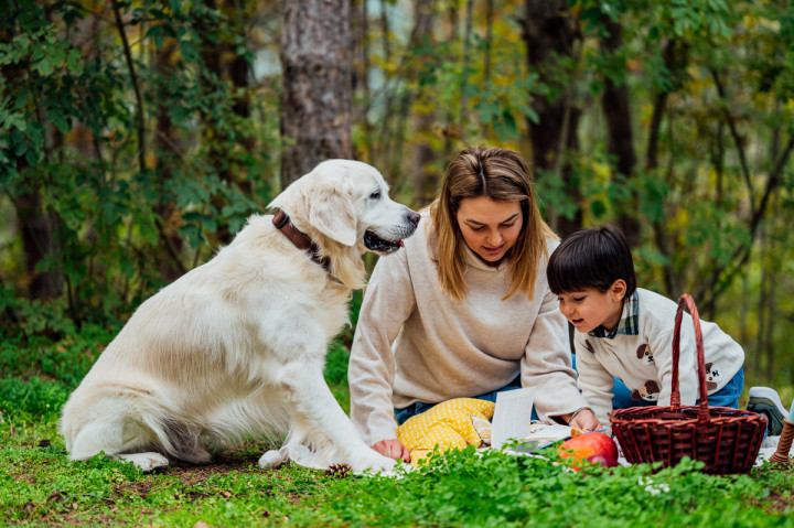 Фотосесия с домашен  любимец - Дани, Арън и мама 5