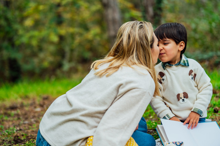 Фотосесия с домашен  любимец - Дани, Арън и мама 6
