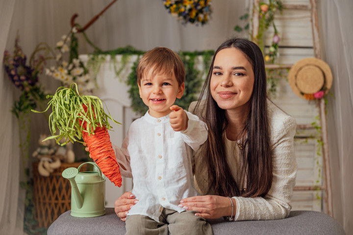 Пролетно-Великденски фотосесии - Тони, мама и тати 4