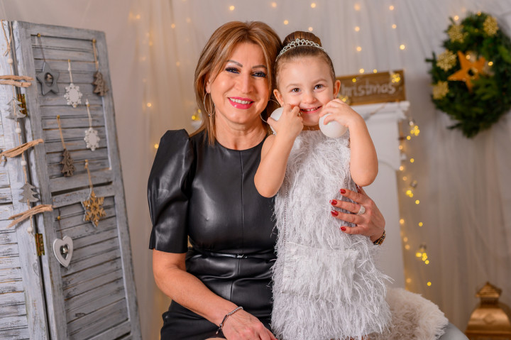 Коледни фотосесии  - Мия, мама и баба 5