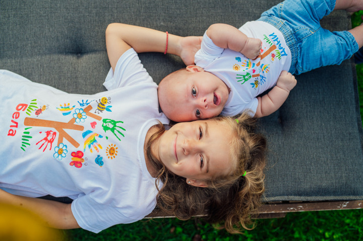 Семейни фотосесии - Семейна фотосесия в двора 7