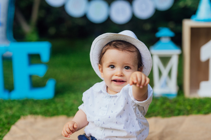 Детски фотосесии - Борко размазва торта 5