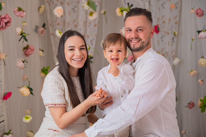 Пролетно-Великденски фотосесии - Тони, мама и тати 3