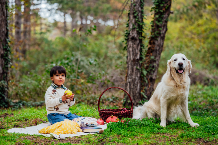 Фотосесия с домашен  любимец - Дани, Арън и мама 8