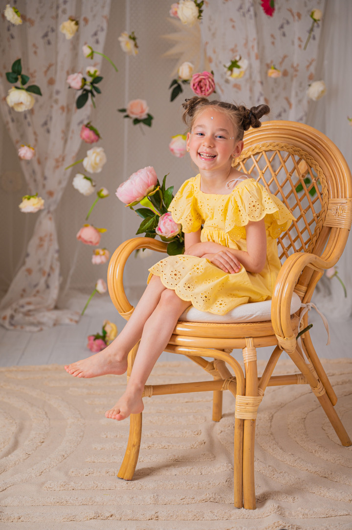 Пролетно-Великденски фотосесии - Дея, мама и тати 9