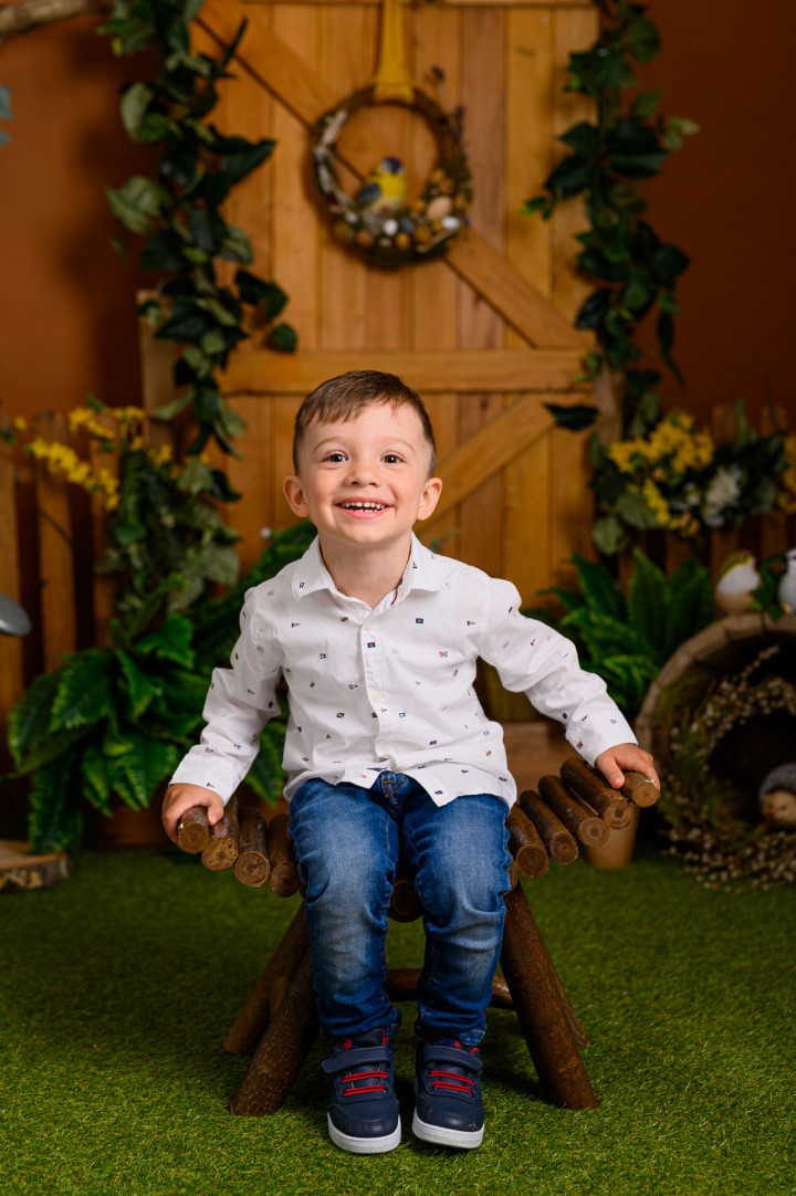 Пролетно-Великденски фотосесии - София и Папи 6