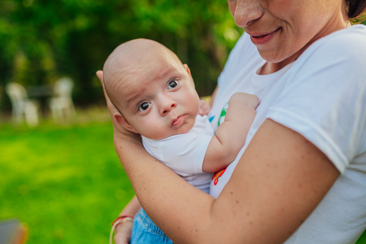 Семейни фотосесии - Семейна фотосесия в двора 10