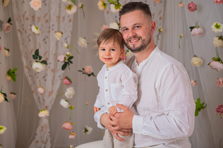 Пролетно-Великденски фотосесии - Тони, мама и тати 6