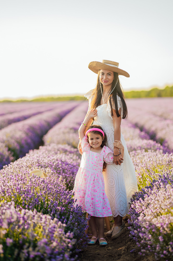 Семейни фотосесии - Фамилна фотосесия в лавандула 7