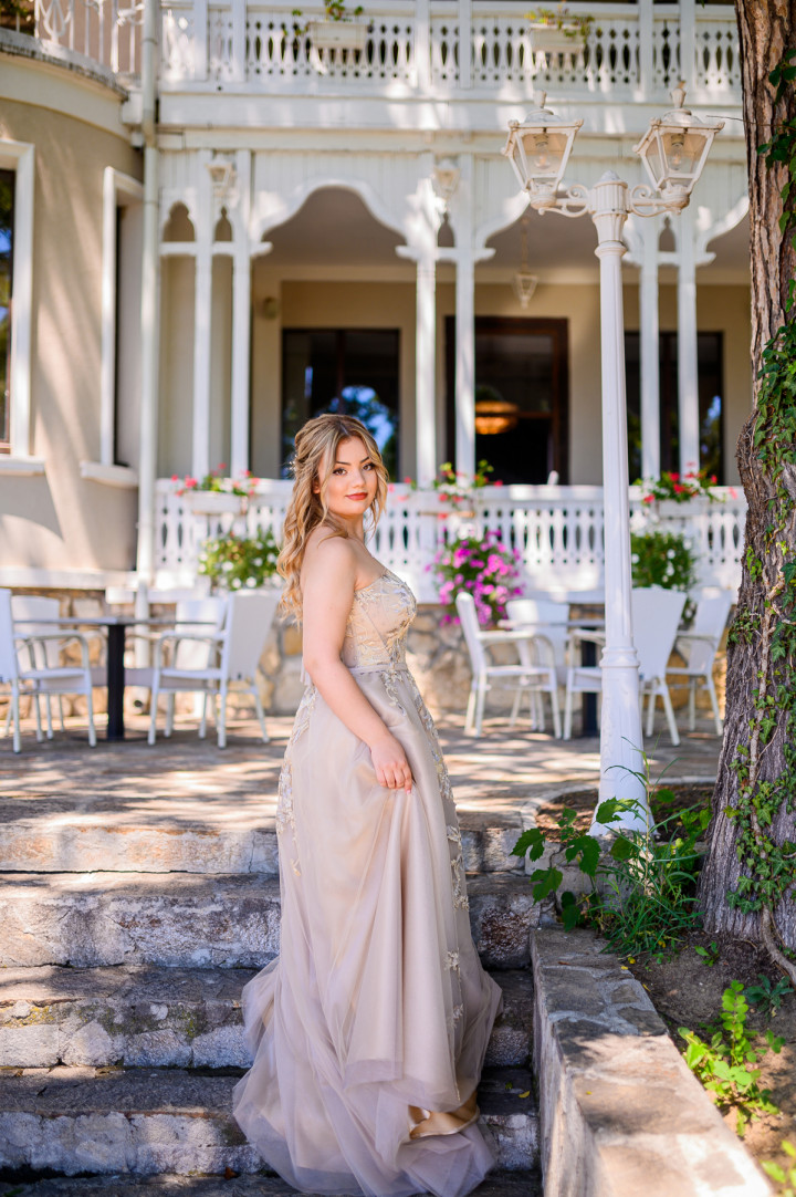 Абитуриенти - Митра 8