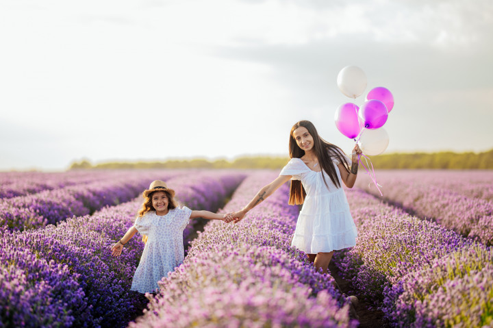 Семейни фотосесии - Марая в лавандула 5