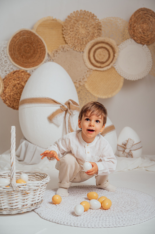 Пролетно-Великденски фотосесии - Тони, мама и тати 8