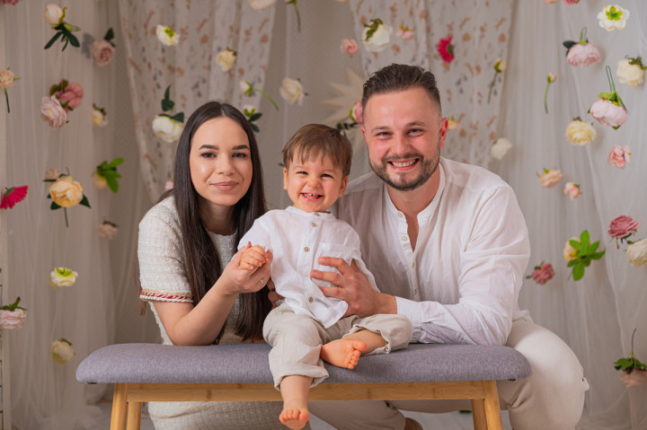 Пролетно-Великденски фотосесии - Тони, мама и тати 8