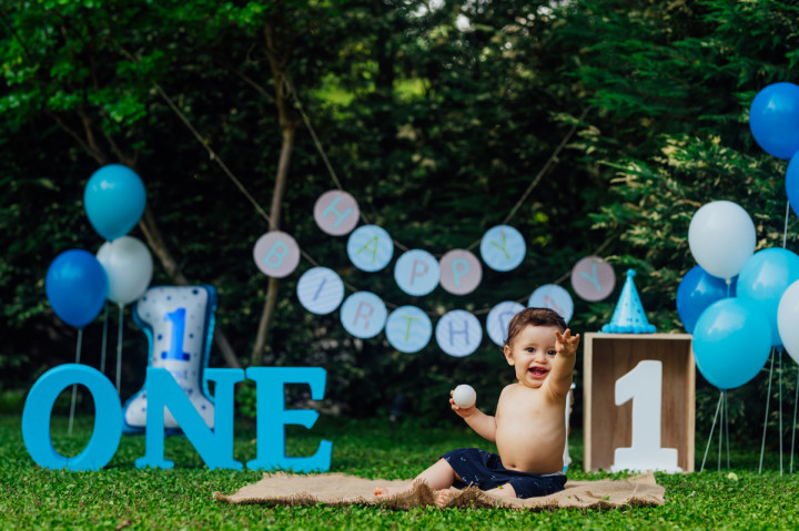 Детски фотосесии - Борко размазва торта 7