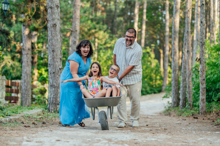Семейни фотосесии - сем.Вълканови в гората 8