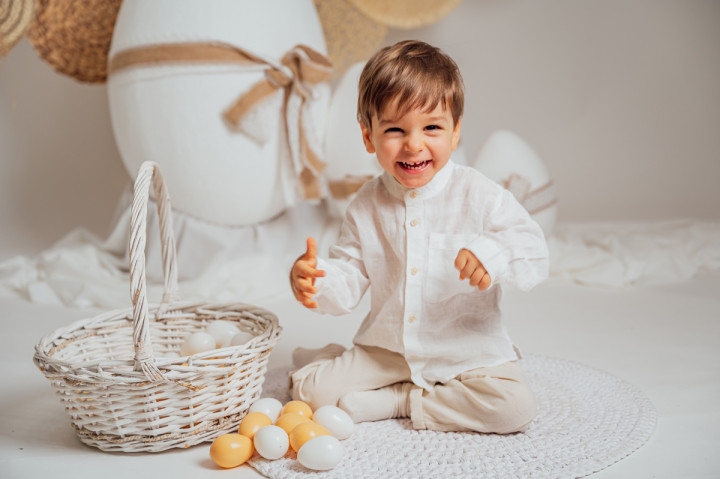 Пролетно-Великденски фотосесии - Тони, мама и тати 10