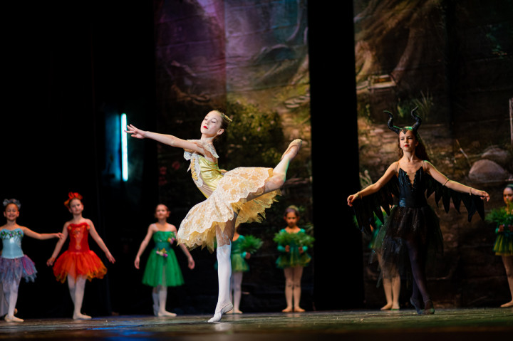 Театър - Злодеида, балет Реверанс 4