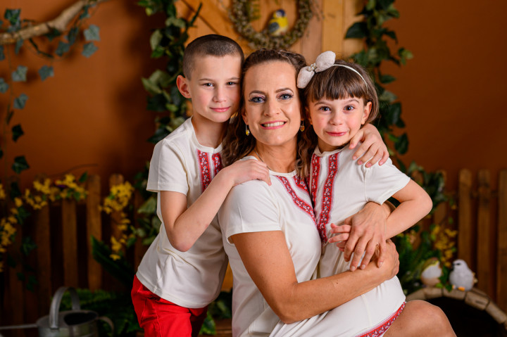 Пролетно-Великденски фотосесии - Дани, Лора, мама и вуйчо 5