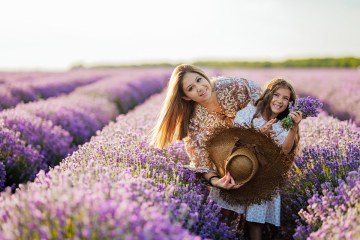 Семейни фотосесии - Марая в лавандула 9