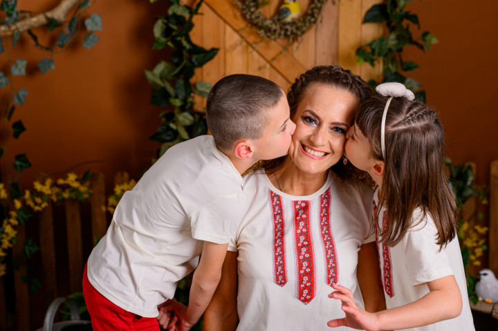 Пролетно-Великденски фотосесии - Дани, Лора, мама и вуйчо 10