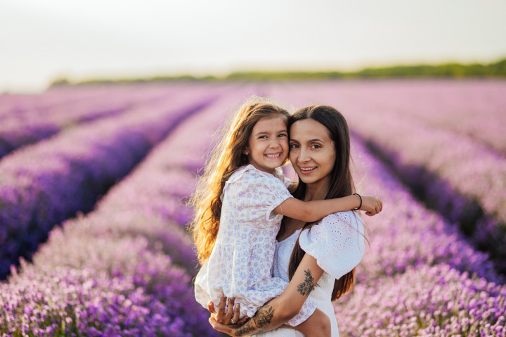 Семейни фотосесии - Марая в лавандула 10