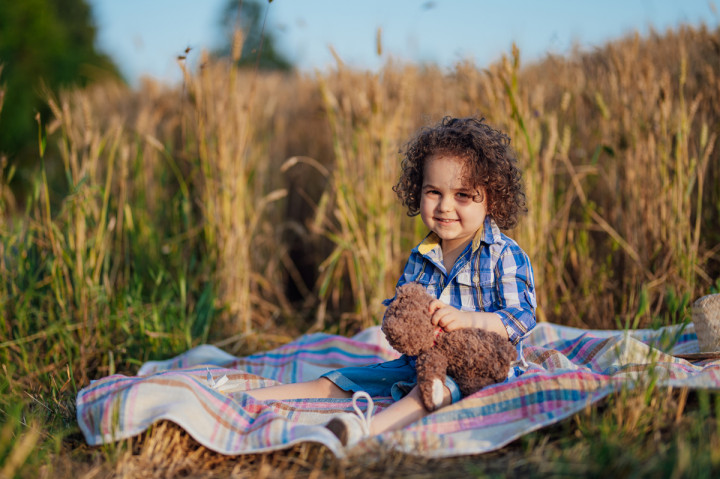 Детски фотосесии - Явор сред поля 10
