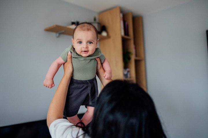 Бебешки фотосесии - Калоян у дома 1