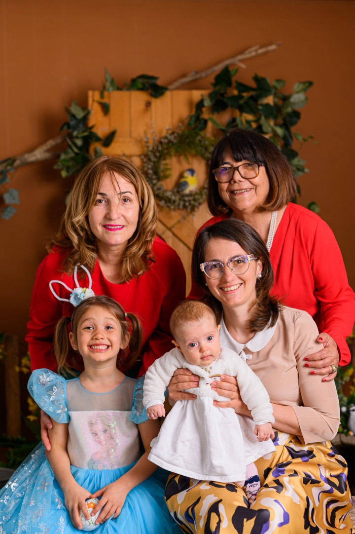 Пролетно-Великденски фотосесии - 3 поколения момичета 5