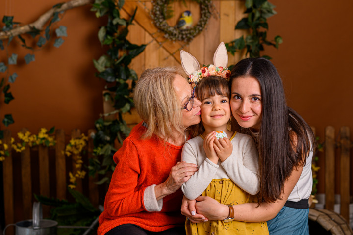Пролетно-Великденски фотосесии - 3 поколения момичета 8